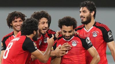 صورة ..النني إلي صلاح : سعيد لرؤيتك أخي