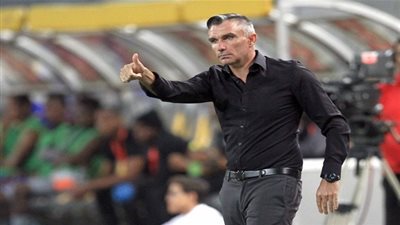كارتيرون يصعد حارسا جديدا للأهلي