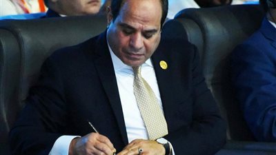 جلسات منتدى الشباب .. السيسي: الجماعات الإرهابية مستعدة تستولى على السلطة بالسلاح