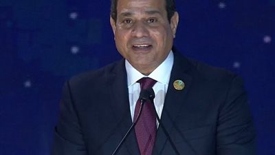 عاجل.. وصول الرئيس السيسى لقاعة مؤتمرات منتدى شباب العالم 2018 وسط تصفيق حار من الحضور 