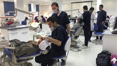 جامعة الدلتا تستضيف خبير كوري يقدم الجديد في مجال زراعة وغرس الأسنان