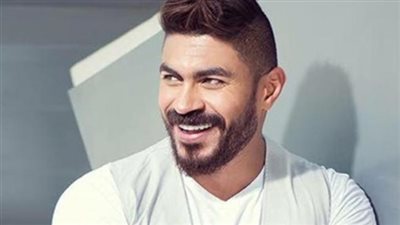 خالد سليم يروج لحفل مكتبة الإسكندرية 