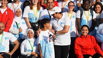 فيديو.. السيسي يوجه رسالة لشباب العالم على لحن فيها حاجة حلوة: يحيا الاستقرار