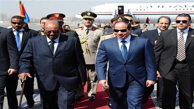 البشير يصل شرم الشيخ للمشاركة بمنتدى شباب العالم 2018