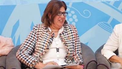  الدكتور هالة يوسف لـ 