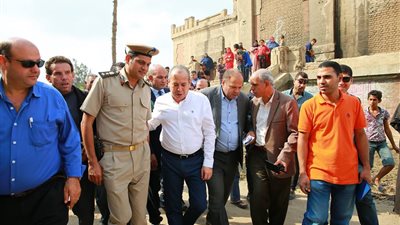 محافظ كفرالشيخ يقود حملة نظافة لتجميل محطة الملك فؤاد الأثرية