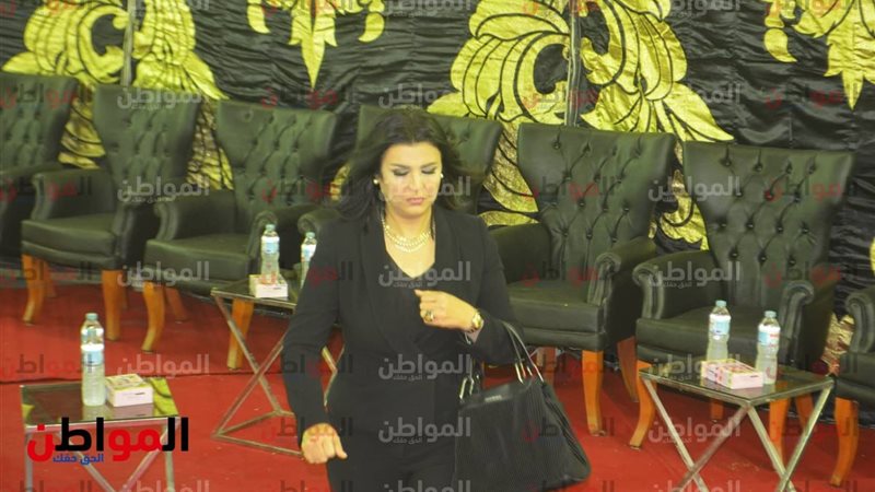 منى الشاذلي 