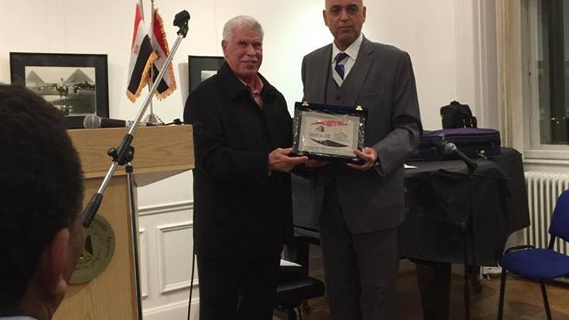 حسن شحاته مدرب منتخب