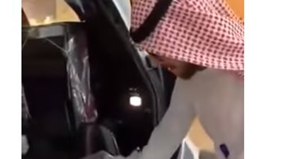 الست الغنية رزق .. زوجة تهدي زوجها هدية ثمينة .. كيف كان رد فعله ؟