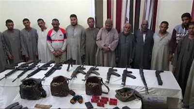 فيديو.. ضبط 14 شخصا بحوزتهم 12 قطعة سلاح ناري من أفراد عائلتين بديروط