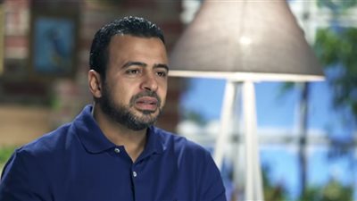 فيديو.. مصطفي حسني يشرح معنى 
