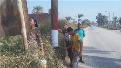 صور| رفع 150 طن من القمامة وتطهير الترع والمصارف بسمسطا ببني سويف 
