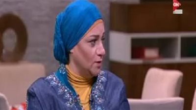 فيديو| خاطبة تكشف أسرار مهنتها : شاب رفض 40 عروسة .. وندى رحمي هو عايزها بفتحة سقف