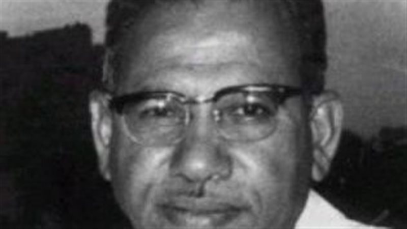 على احمد باكثير 