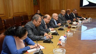  وزراء الإنتاج الحربى والرى والزراعة يناقشون تجربة تعميم نظم الرى الحديث 
