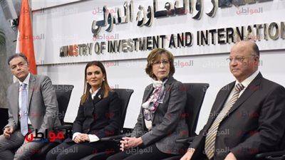 بالصور.. عرفات يستعرض المشروعات الاستثمارية لقطاع النقل