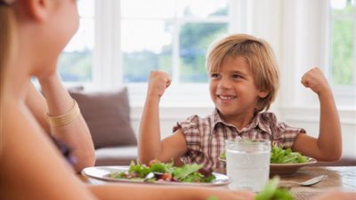 4 خطوات تساعدك في تربية طفلك على أي سلوك جديد