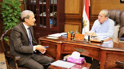 محافظ كفرالشيخ يناقش عددا من الملفات مع النائب عمرو دوير
