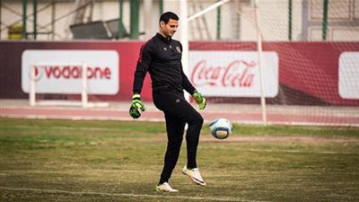 رسميا.. تمديد عقد حارس الأهلي وزيادته ماليا