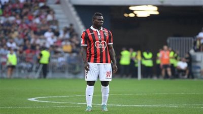بالوتيلي يسخر من مانشستر يونايتد بعد الخسارة أمام سيتي