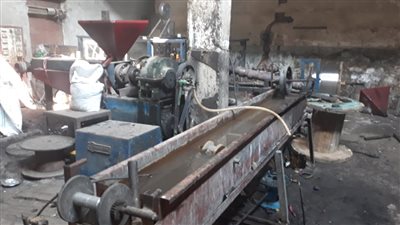 ضبط مصنع كابلات كهرباء بدون ترخيص بالمنطقة الصناعية
