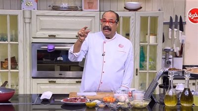 فيديو.. الشيف شربينى يقدم طريقة عمل شوربة العدس باللحم و الخضار