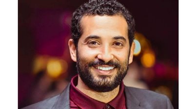 فيديو| عمرو سعد يتغلب على دينا الشربيني بهذه الطريقة 