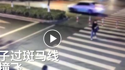 فيديو.. مكنش يومك يا حلوة.. لحظة تعرض فتاة لحادث دهس مفزع