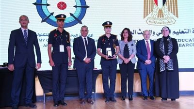 صور..الكلية الفنية العسكرية تحصد جائزتين ذهبيتين وفضية في فعاليات معرض القاهرة الدولي للإبتكار
