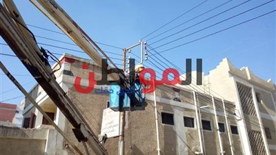 رئيس مدينة كفر الشيخ يتابع أعمال صيانة أعمدة الإنارة