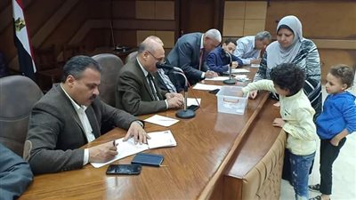 سكرتير عام البحيرة يجري القرعة العلنية لتوزيع 110 وحدة سكنية بمركز بدر