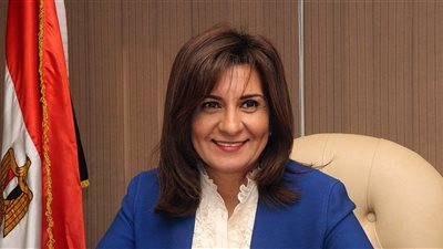 وزيرة الهجرة تعزى أسرة الصيدلي المصري ضحية حادث القتل في جازان بالسعودية