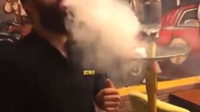 من نغشيشك .. شاهد شيشة بطعم النسكافيه في مقاهي مصر 