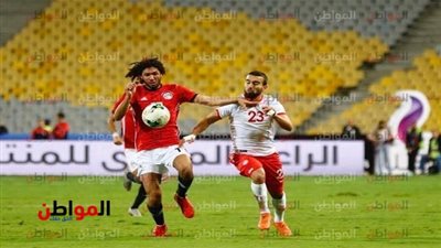  صورة.. محمد النني يمنح قميصه لمشجع من ذي الاحتياجات الخاصة