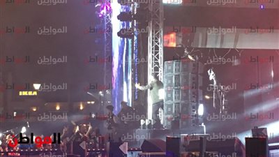 بدء حفل تامر حسني وأحمد زاهر يقدمه: اتحارب كتير