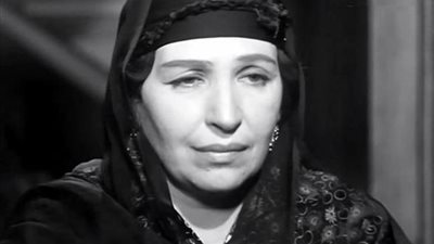 صورة لا تنسى.. شاهد ماما أمينة رزق في مرحلة الشباب كيف ظهرت؟ 