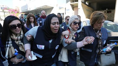 صور| مسيرة فلسطينية حاشدة.. وإسرائيل تتصدى بالرصاص الحي 