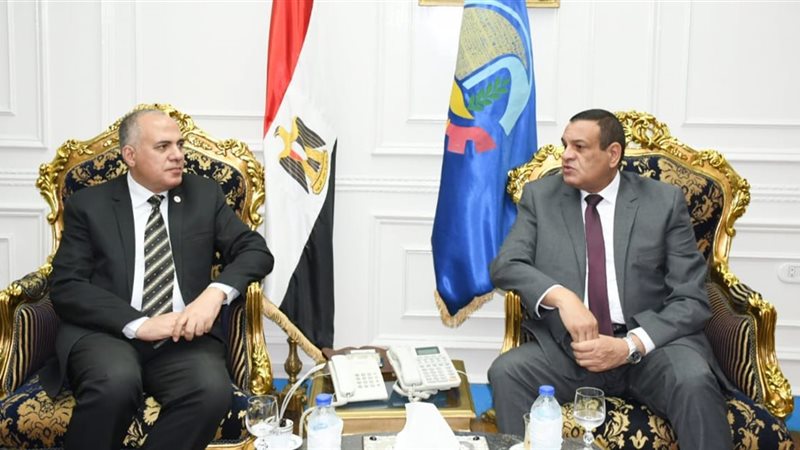 محافظ البحيرة يستقبل