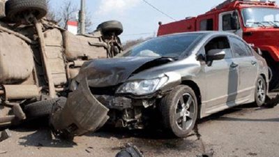 تصادم 3 سيارات أعلى كوبري أكتوبر