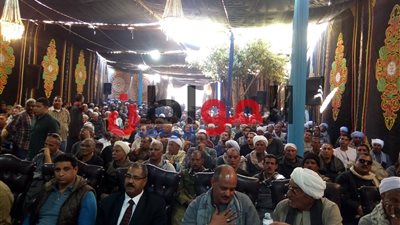 صور.. محافظ قنا يشهد جلسة صلح القودة بين عائلة الخلايفة بقرية جزيرة الحمودي