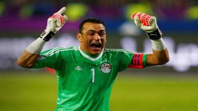 عصام الحضري يقترب من اللعب لفريق قاهري