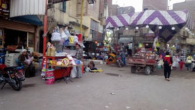 حلوى مولد النبي تفترش شوارع الفيوم.. وبائعون: الغلاء وراء عزوف الزبائن