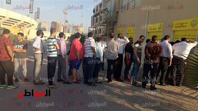 صور.. اقبال كبير من جماهير الأهلي على تذاكر مباراة الوصل