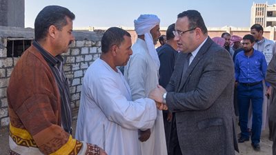 محافظ الإسكندرية يقدم العزاء لأسرة شهيد القوات المسلحة الشهيد محمد رمضان بقرية محمد فريد ببرج العرب