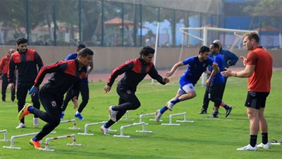 انتظام لاعبي المنتخب الأولمبي في مران الأهلي