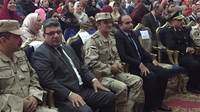 قائد قوات الدفاع الشعبي والعسكري في  الدورة التدريبية العاشرة لتأهيل المعلمين بالإسكندرية