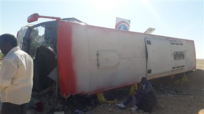 بالصور .. إصابة عشرات السودانيين في حادث سير جنوب الأقصر