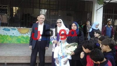 صور.. مدرسة شبرا القومية تكرم مؤمن معوض لاقتناص المركز الثاني في بطولة القليوبية