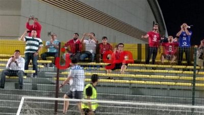 جماهير الأهلي تؤازر الفريق في أول تدريب بالإمارات