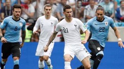 فيديو.. فرنسا تفوز علي أوروجواي بهدف نظيف وديا ومبابي يتعرض للإصابة